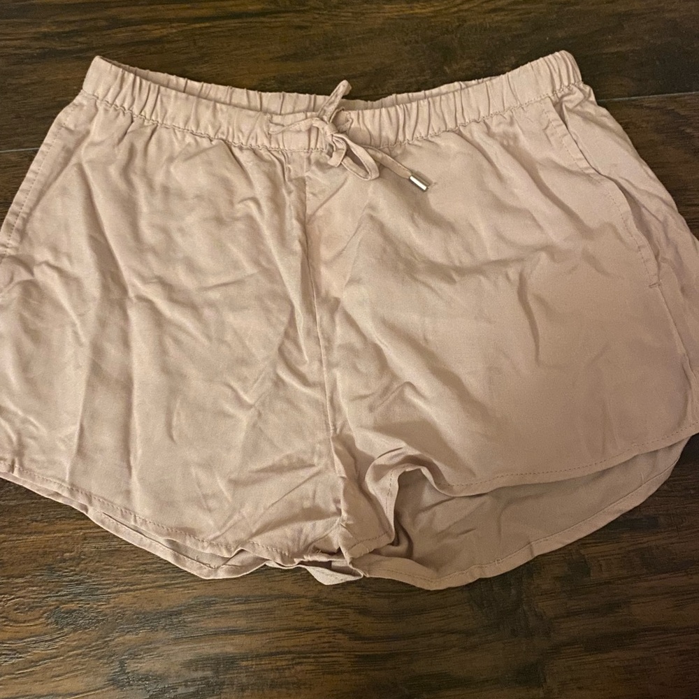 H&M shorts: SIZE 4